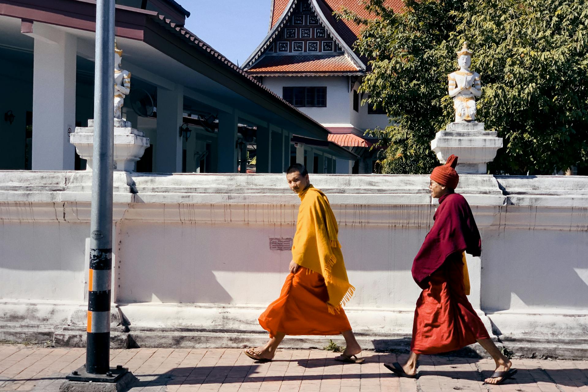 Experience Thailand culture with guided support
